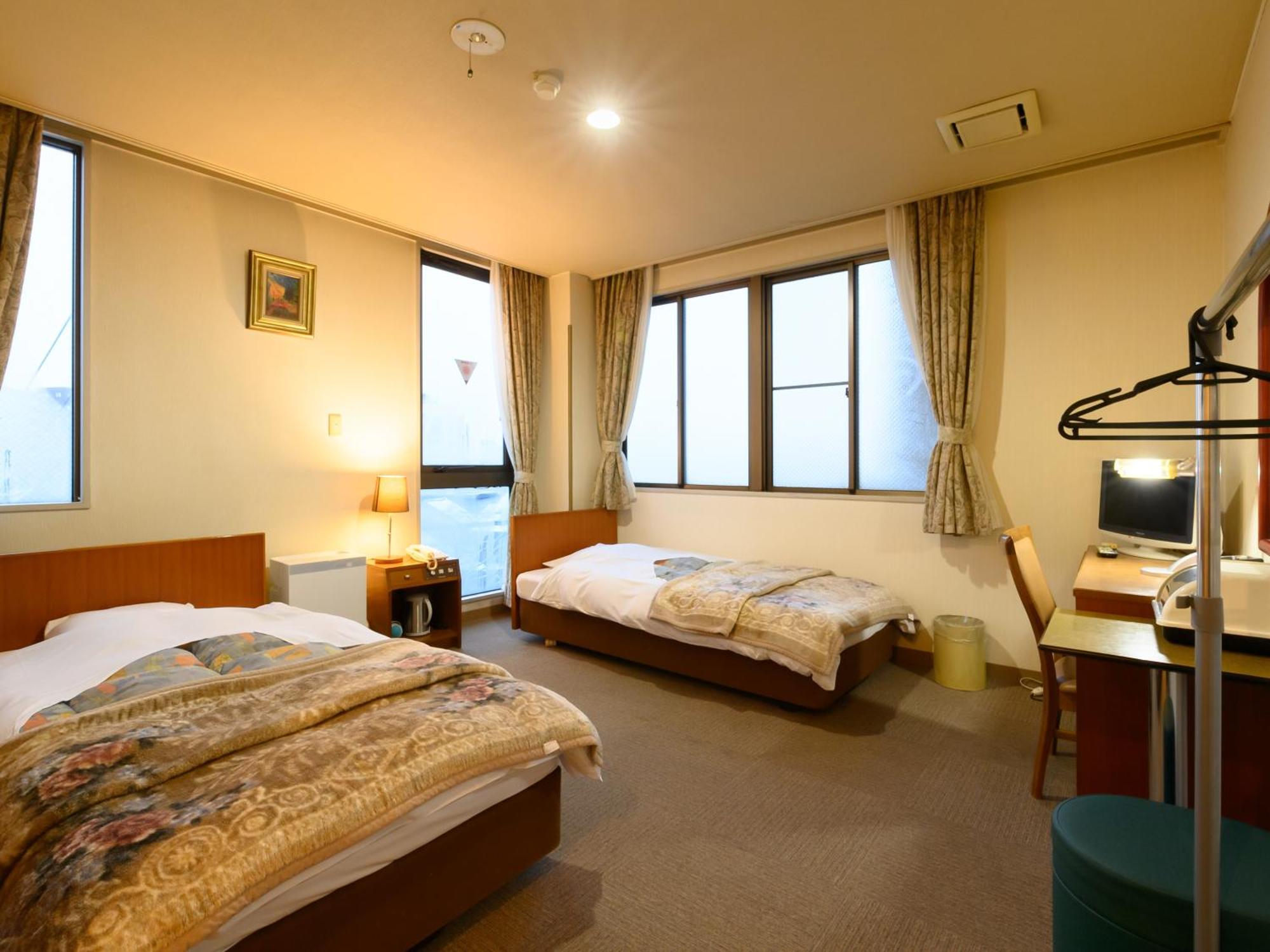 Tabist Business Ryokan Hotel Yukimiso Toyama Bagian luar foto